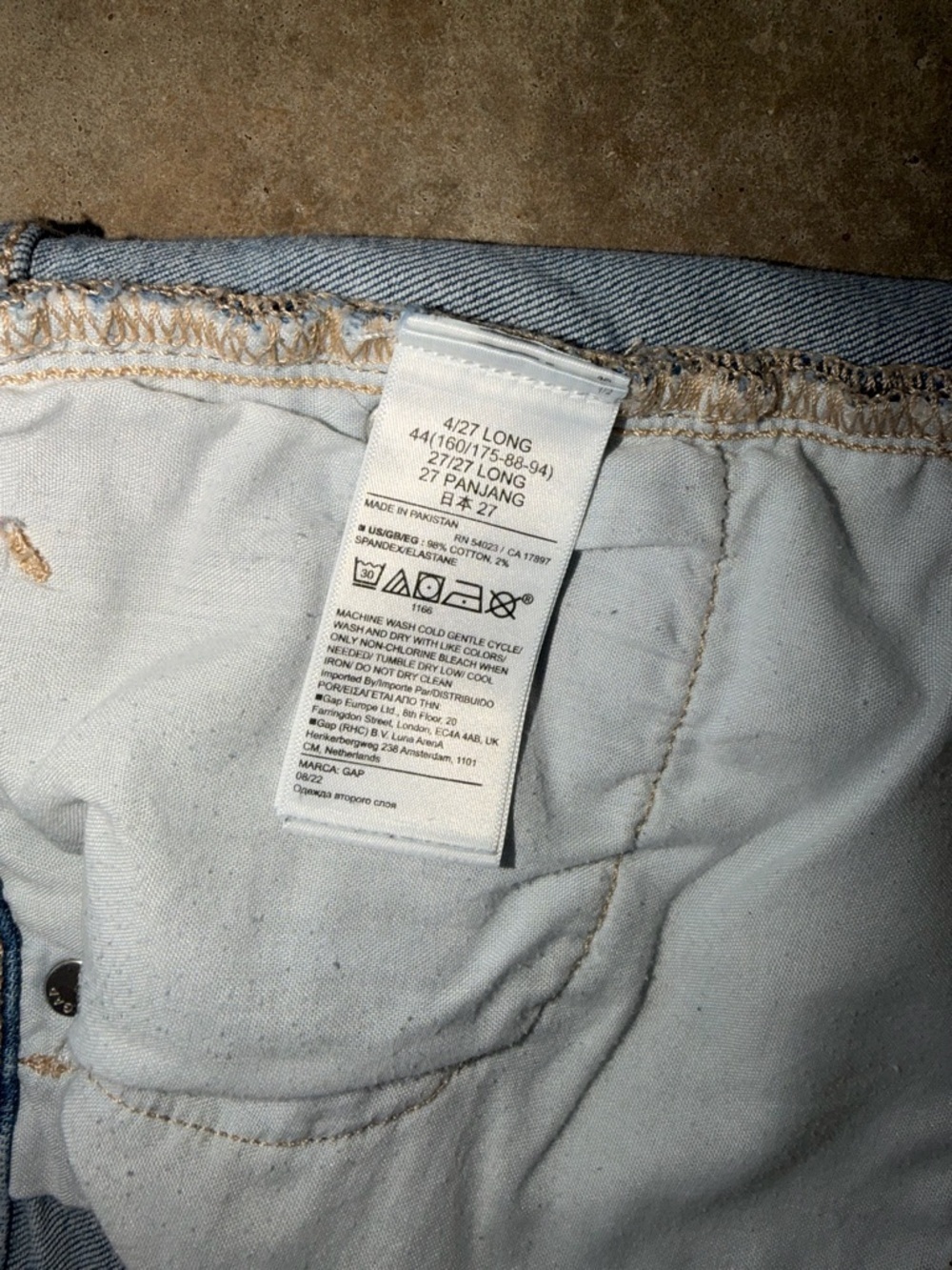 GAP Low Rise Straight Crop Jeans Distressed Raw Hem Medium Wash Size 27 - Picture 9 of 9